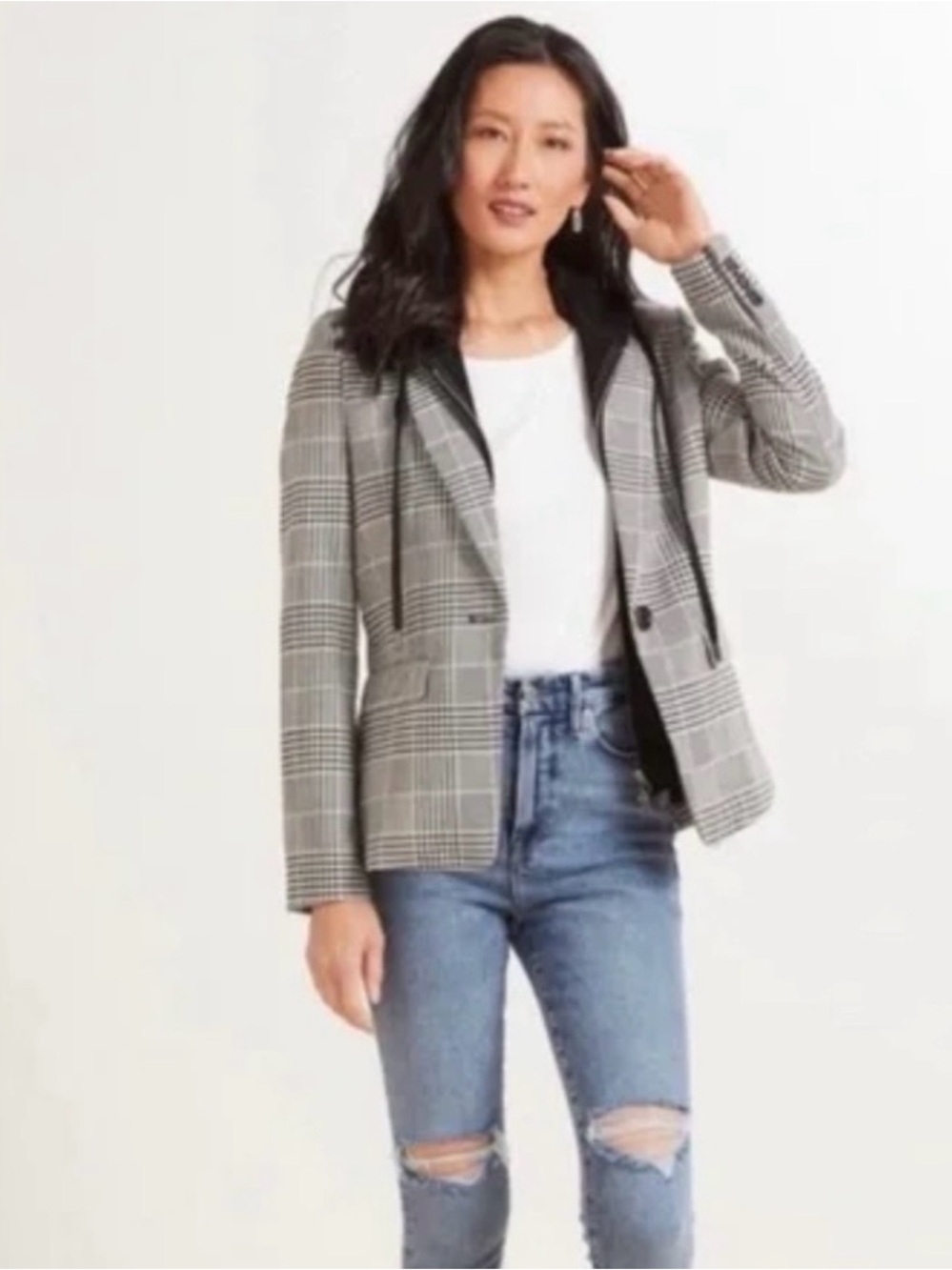 *Evereve * Dawson Plaid Blazer *
Black & White Plaid with Hoodie Insert* - Picture 2 of 11